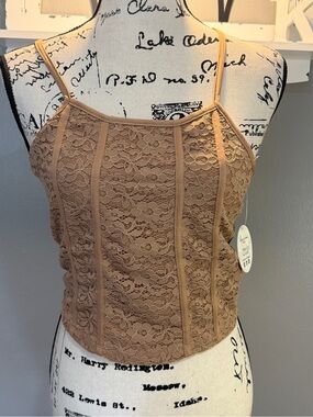 JOLIE & JOY TAN LACE CROP TOP NWT SZ L juniors